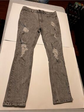 Empyre Distressed Gray Skinny Jeans size 34